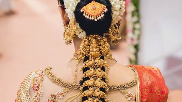 طلا و جواهرات هندی با عنوان JADANAGAM